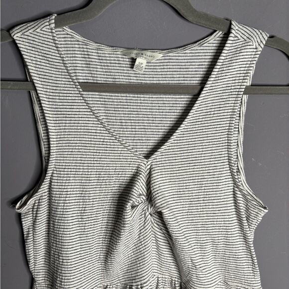 Lucky Brand Gray and White Striped Sleeveless V Neck Peplum Top Size Small - Picture 2 of 7
